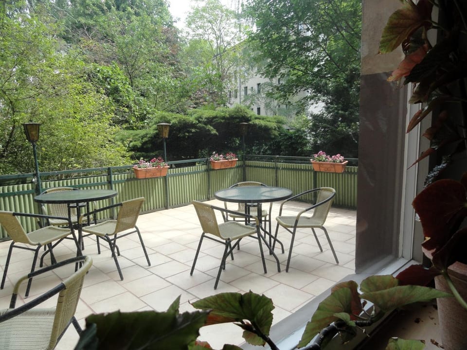 Spring, Summer, Balcony/Terrace, Decorative detail, On site, Garden view
