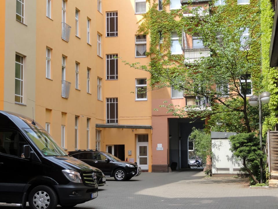 Facade/entrance