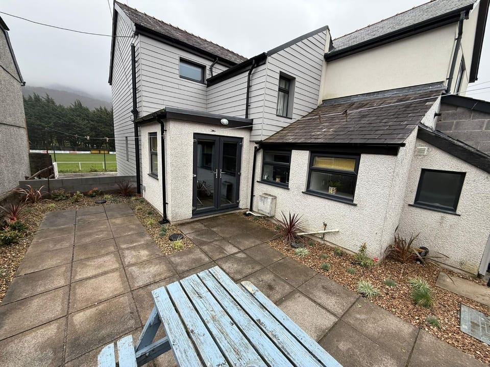 Homely house, foot of Snowdonia with private parking House in Llanberis
