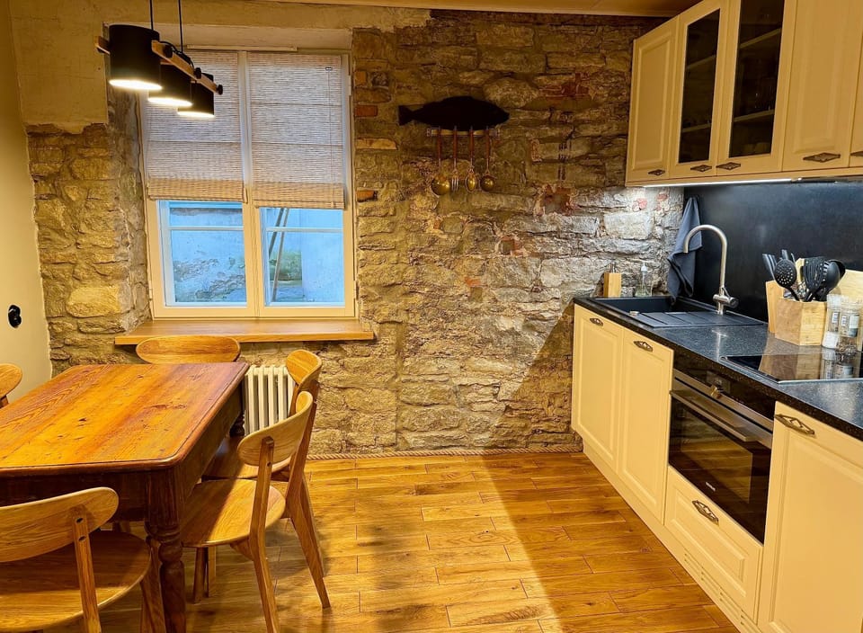 Kitchen or kitchenette, kitchen