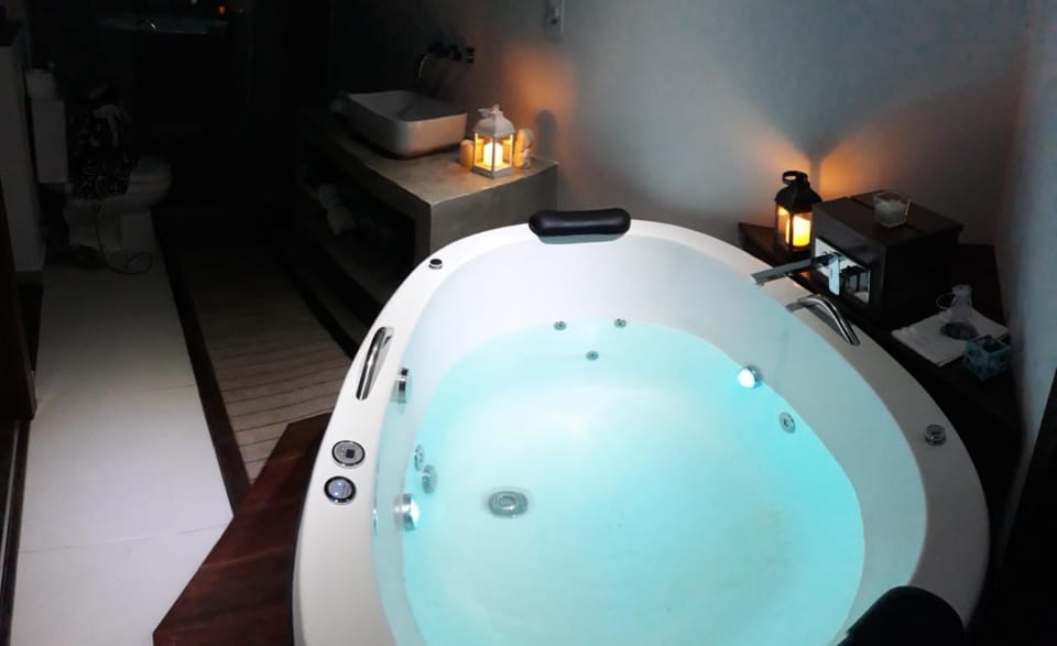 Massage, Spa and wellness centre/facilities