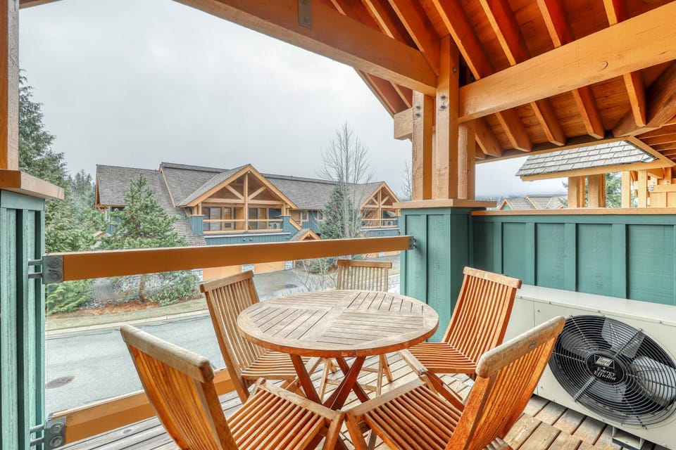 Montebello #33 House in Whistler