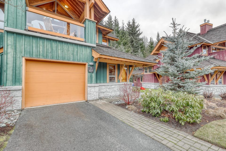Montebello #33 House in Whistler