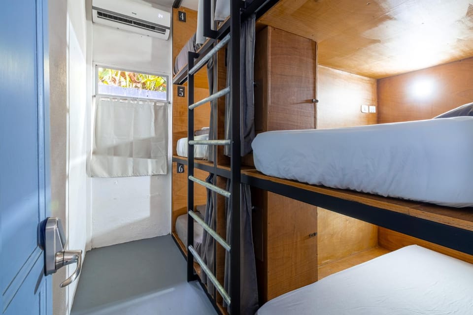 Bed, Bedroom, bunk bed, air conditioner