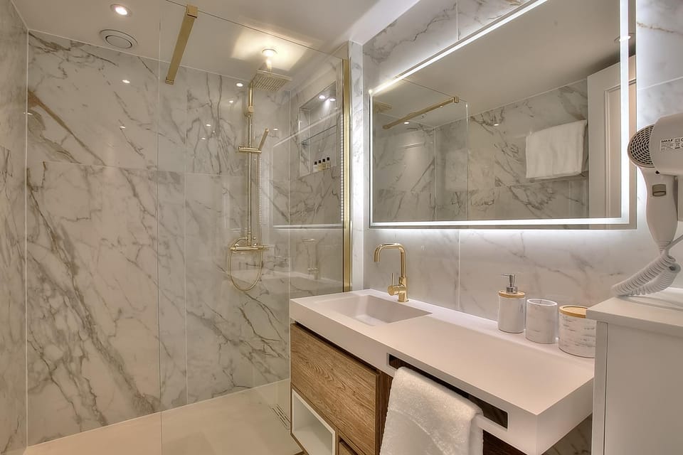 Shower, Bathroom