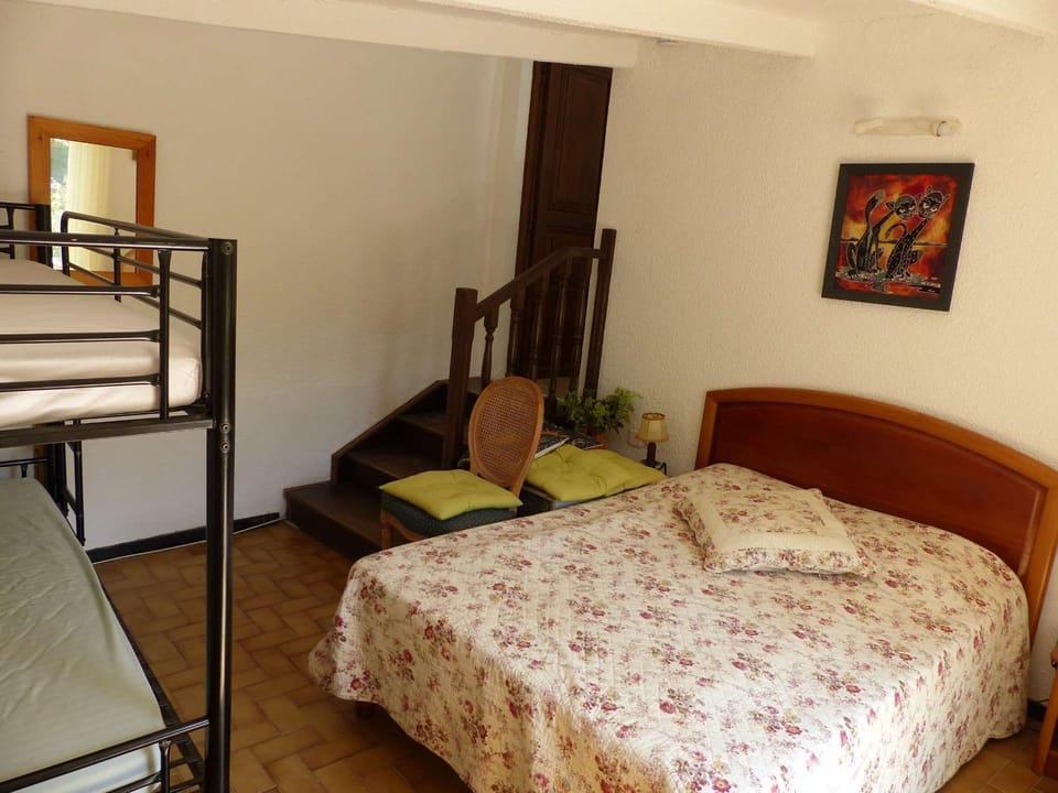 Appartement 2 pièces avec terrasse et jardin à St Clair - FR-1-308-115 Apartment in Le Lavandou