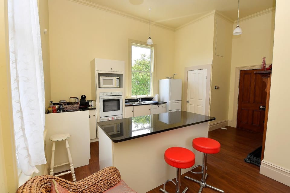 Harold House Villa in West Coast