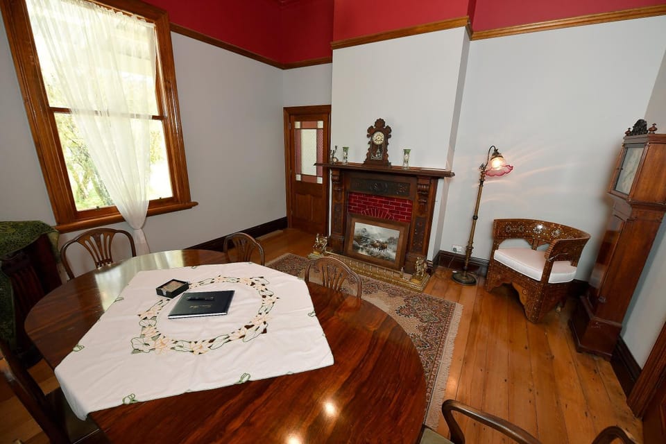 Harold House Villa in West Coast