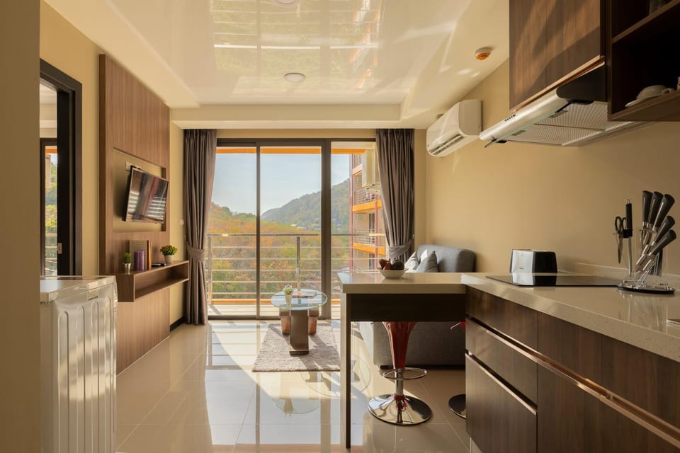 Kitchen or kitchenette, Living room, Dining area