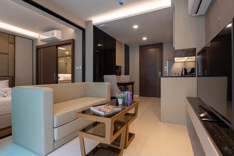 Living room, Seating area, Dining area
