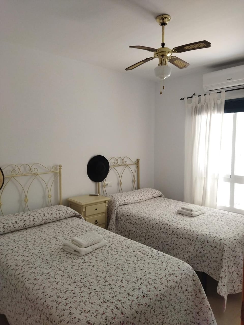 Bed, Bedroom, Pool view, towels