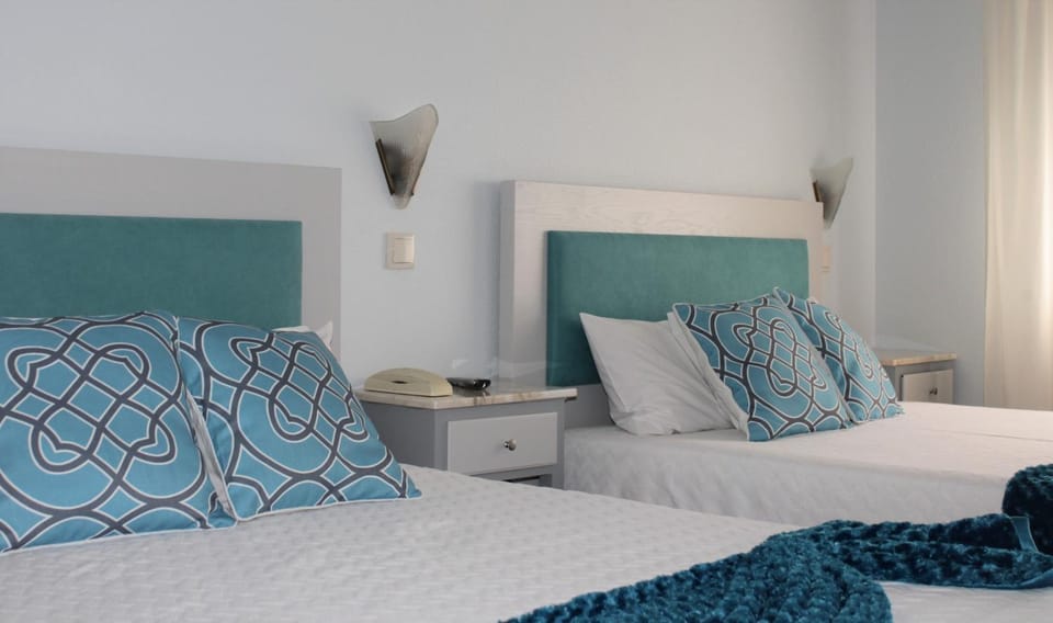 Photo of the whole room, Decorative detail