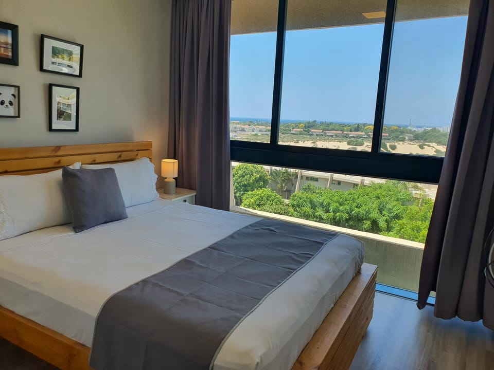 Bed, Bedroom, Sea view