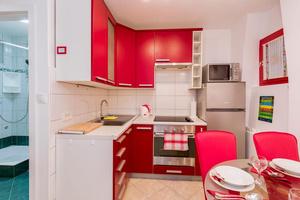 Kitchen or kitchenette, Dining area, oven, stove, kitchen