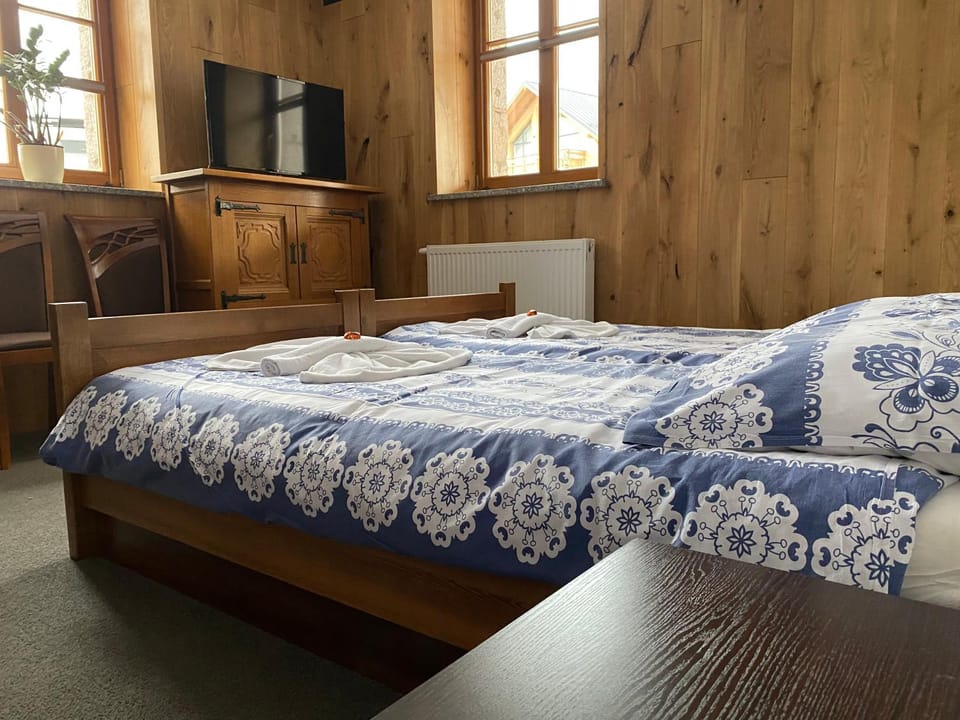 Communal lounge/ TV room, Bed, Photo of the whole room, Communal kitchen, Garden view, pet friendly, towels