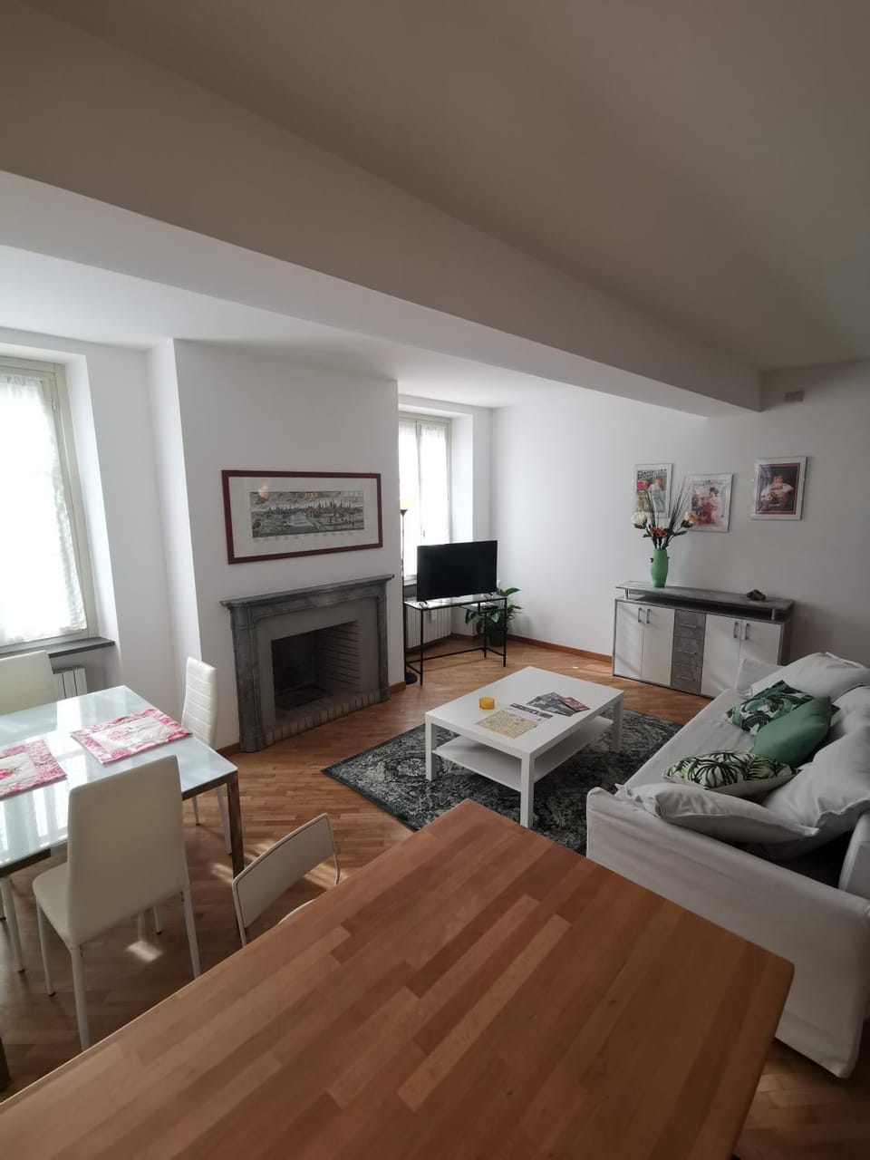 Living room, Dining area