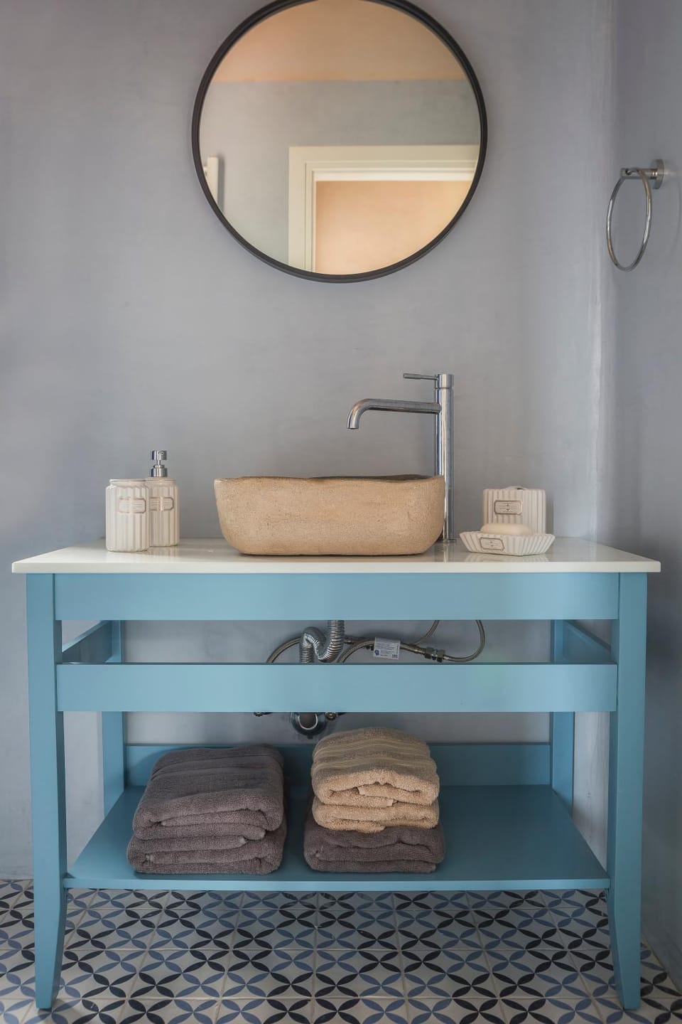 Bathroom, towels