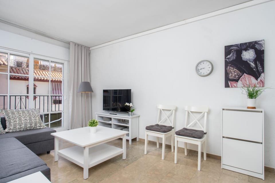 Communal lounge/ TV room, TV and multimedia, Living room, Seating area