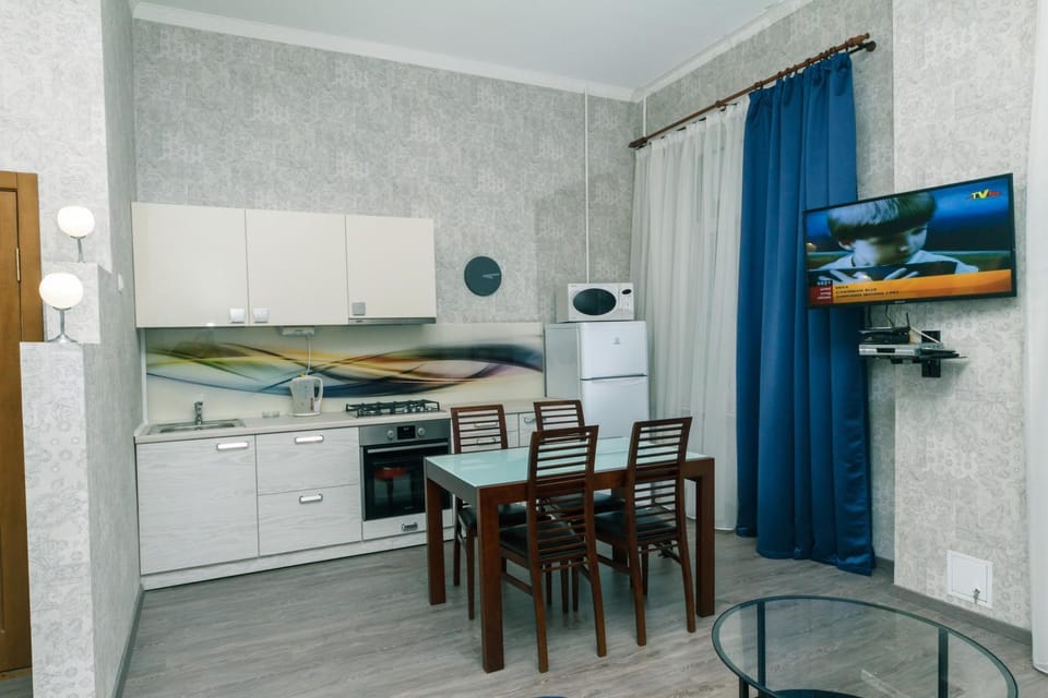 Communal lounge/ TV room, TV and multimedia, Dining area