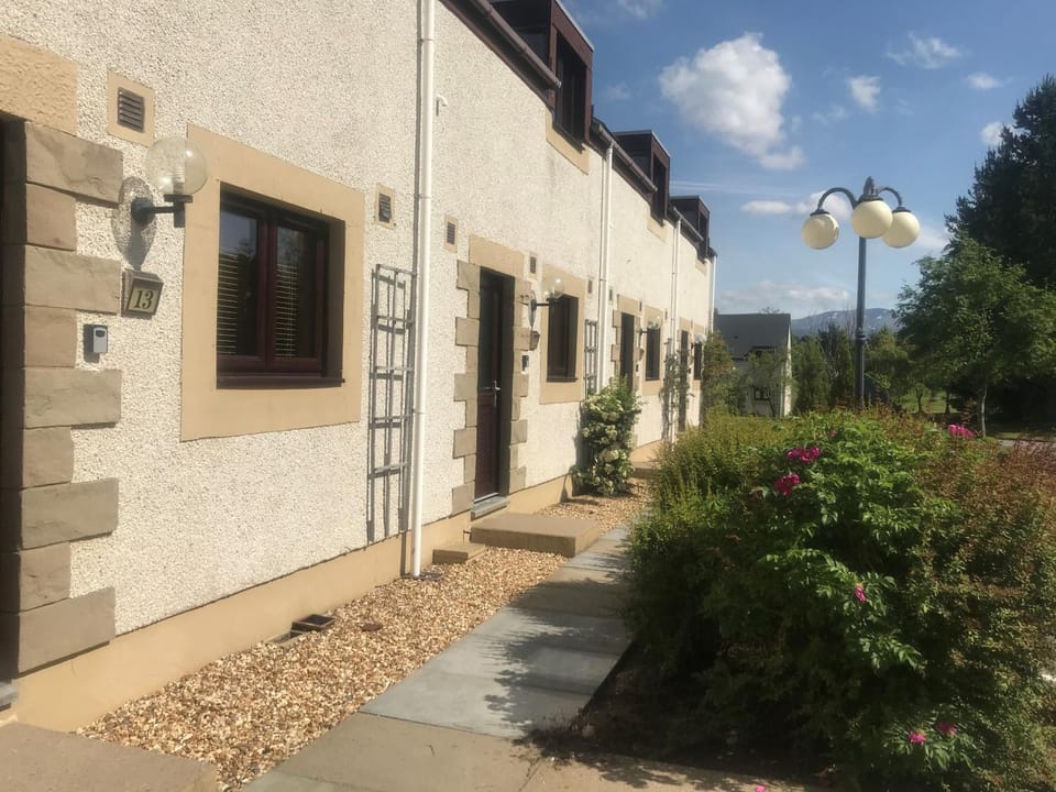 Property building, Day