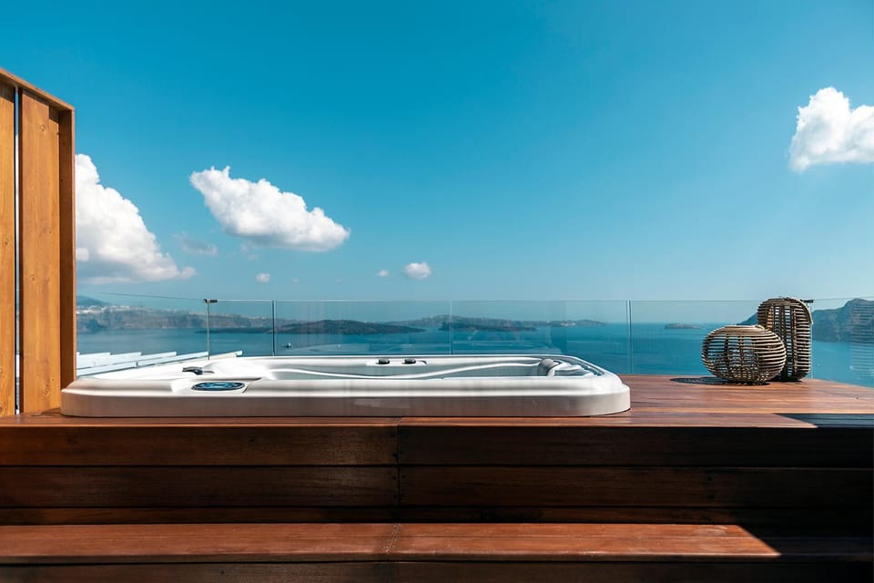 Bird's eye view, Hot Tub, Landmark view, Sea view