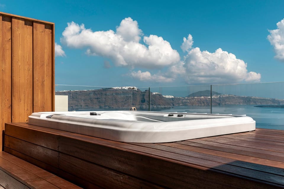 Hot Tub, Balcony/Terrace, Landmark view, Sea view