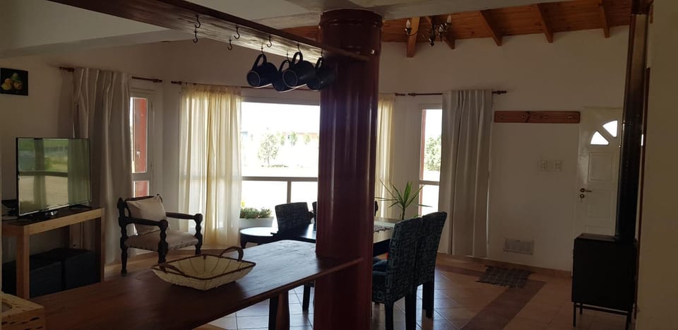 TV and multimedia, Living room, Lobby or reception, Dining area