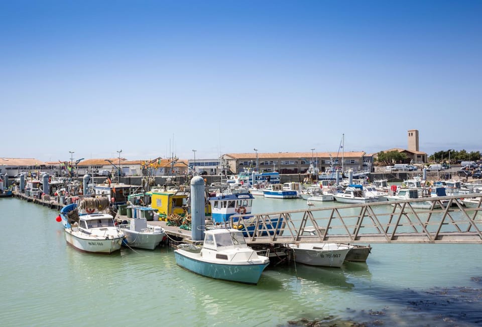 Nearby landmark, Natural landscape, Activities, Sea view