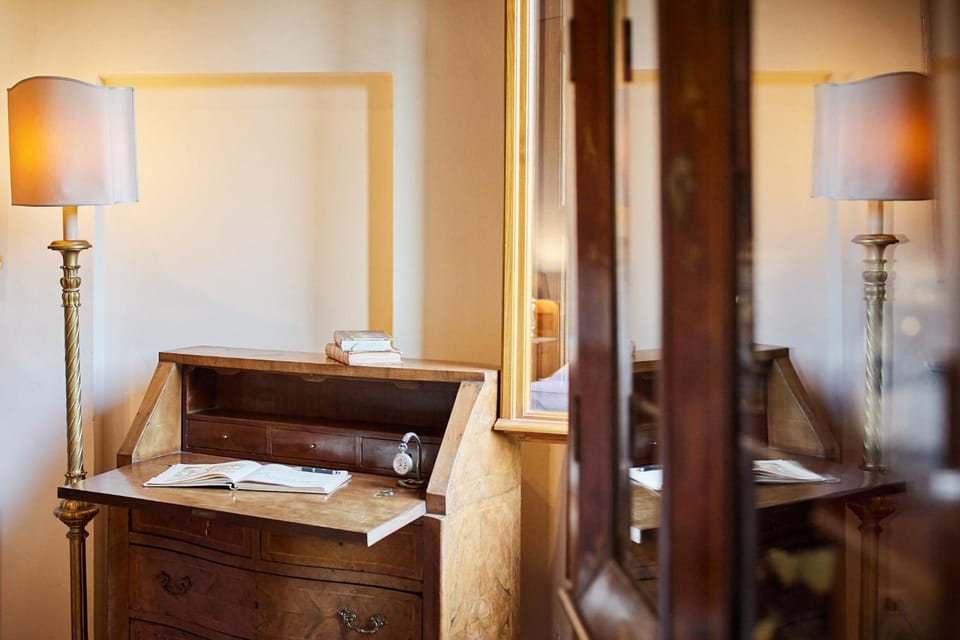 Bed, Photo of the whole room, Bedroom, hair dresser