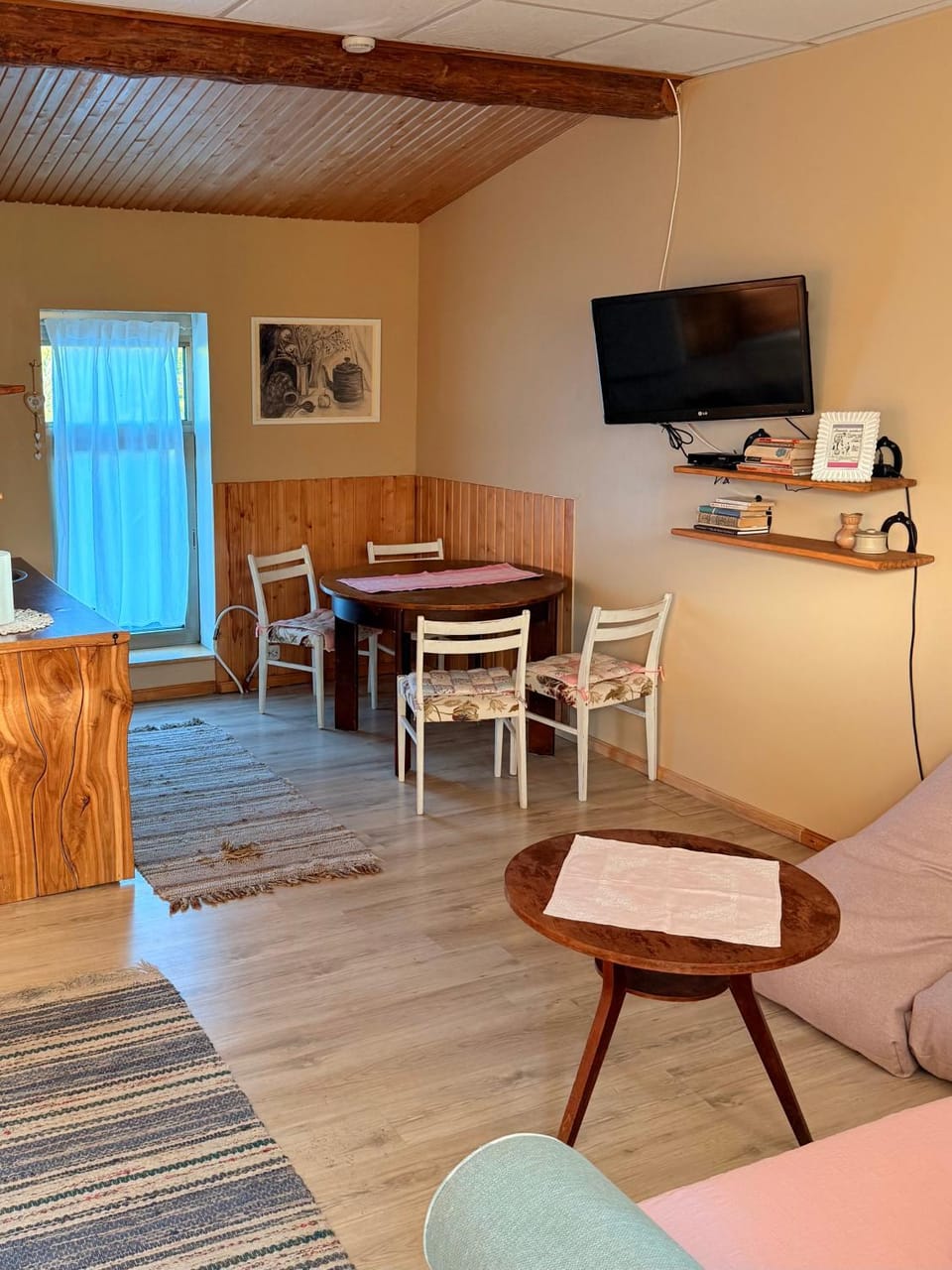 TV and multimedia, Kitchen or kitchenette