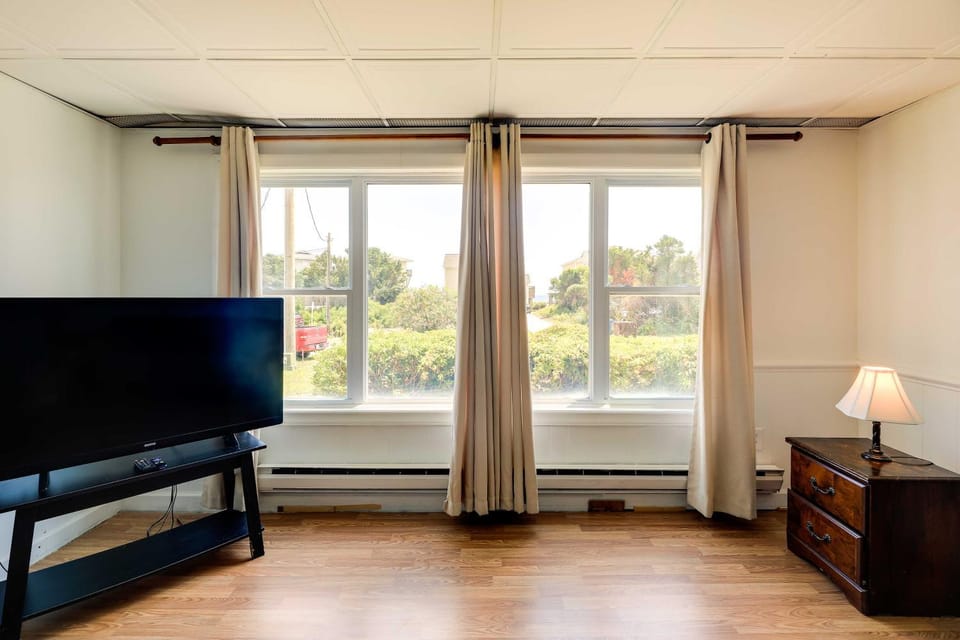 'Hannah's Place' - Quaint & Cozy Apt by the Beach! Apartment in Emerald Isle