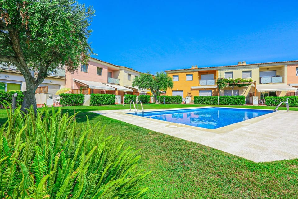 LITORAL COSTA DORADA - TARONGERS Only families House in Cambrils