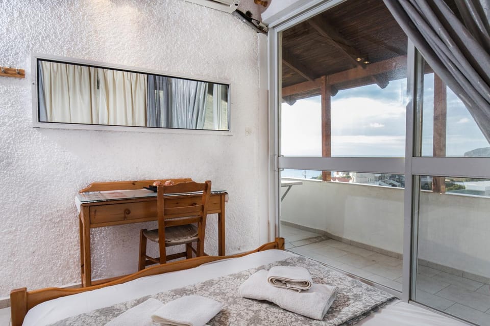 Bed, View (from property/room)