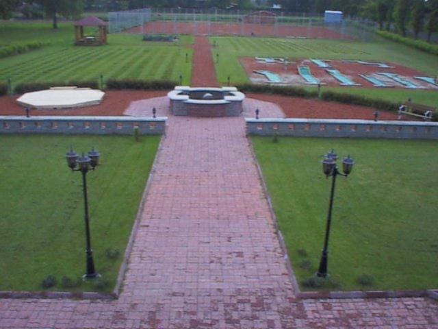Facade/entrance, Garden