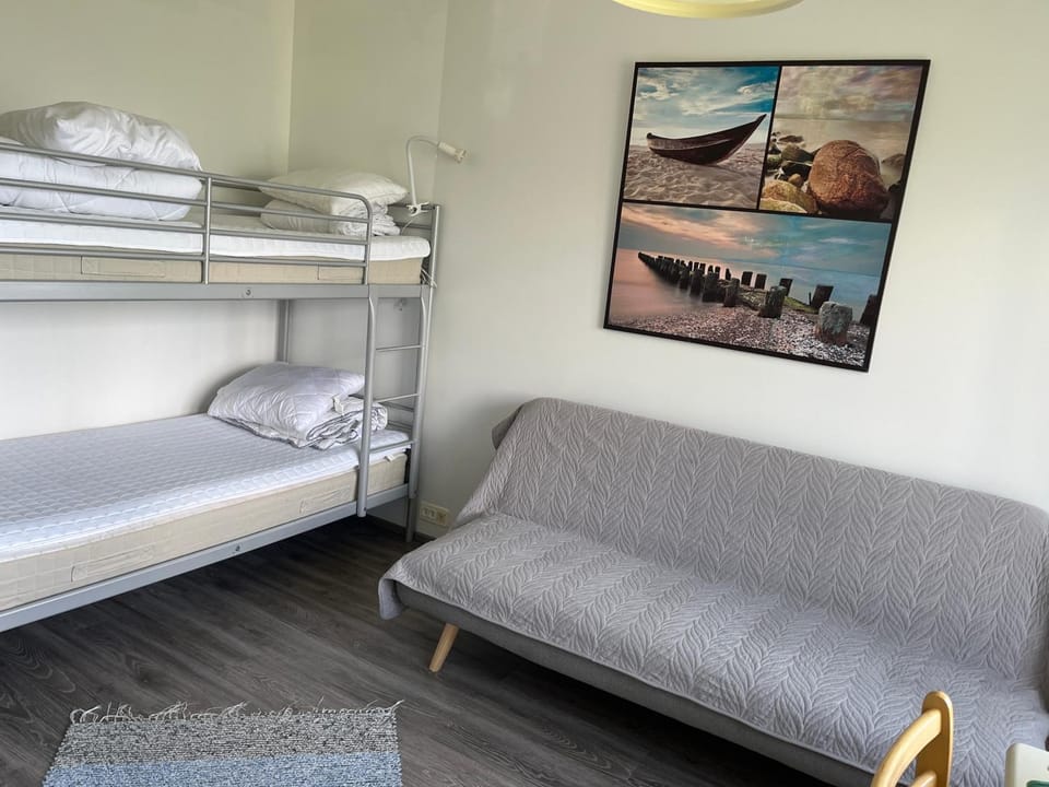 Photo of the whole room, bunk bed