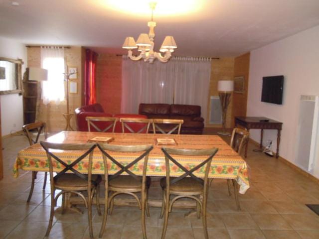 Communal lounge/ TV room, TV and multimedia, Living room