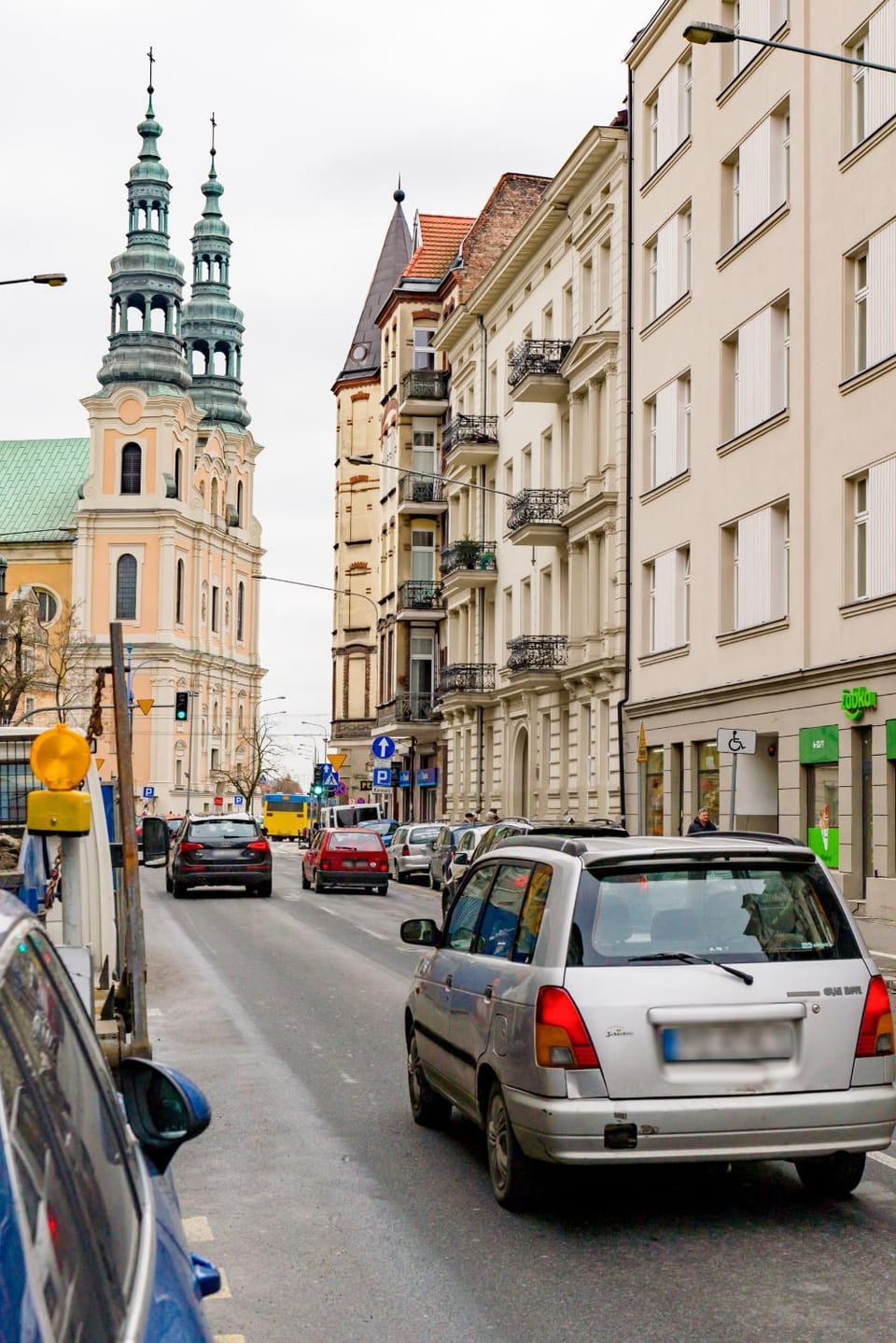 Nearby landmark, Neighbourhood, View (from property/room), City view, Street view