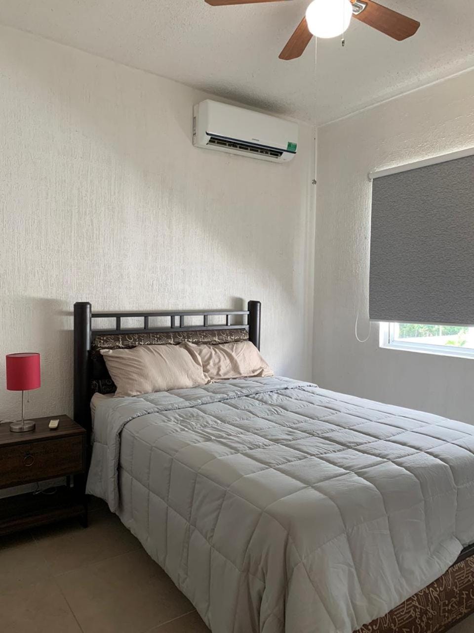 Photo of the whole room, Bedroom