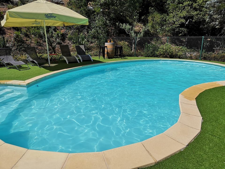 Day, Swimming pool, sunbed
