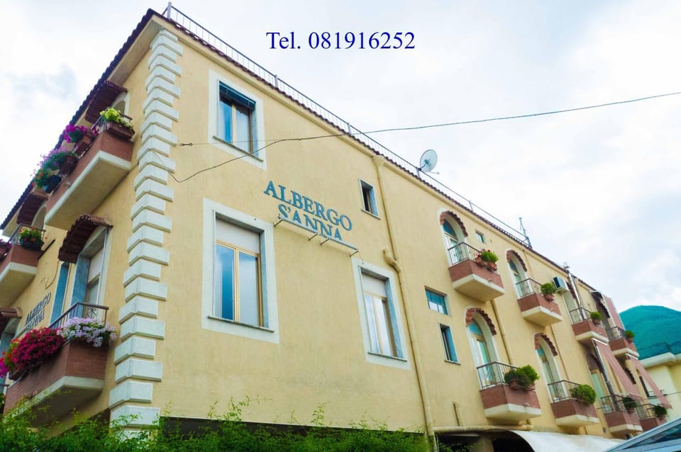ALBERGO SANT'ANNA Hotel in Campania