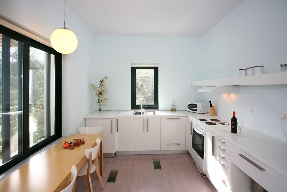 Day, Dining area