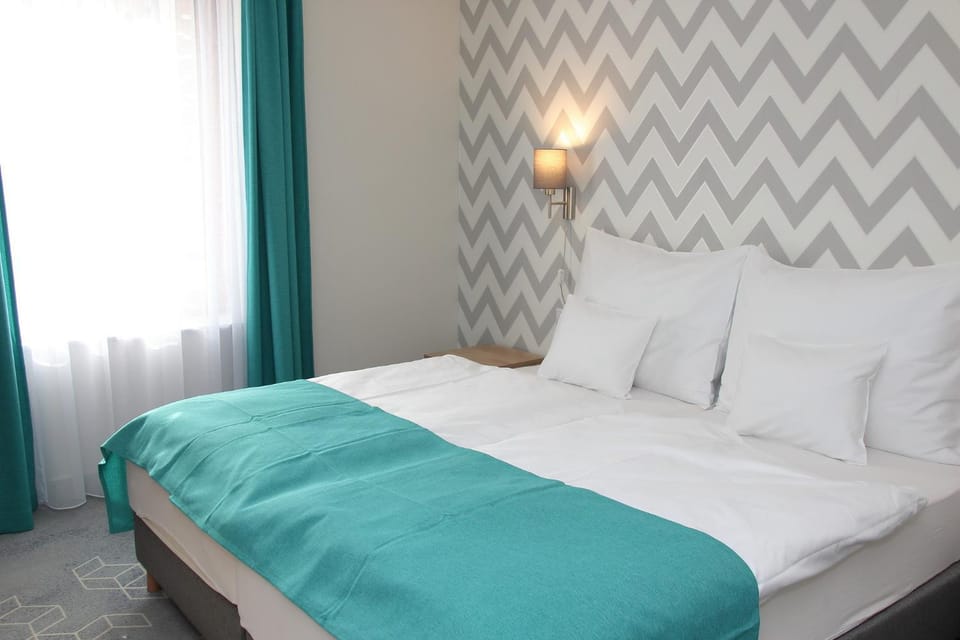Bed, Photo of the whole room, Decorative detail
