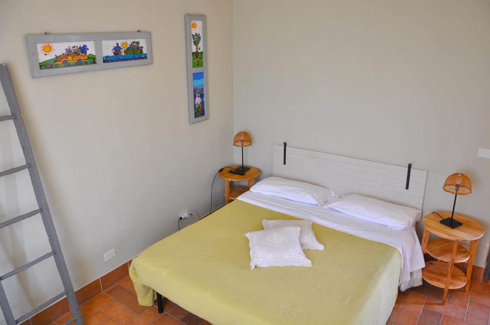 Bedroom, towels
