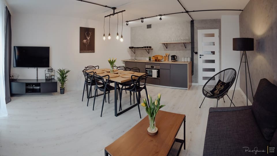 Kitchen or kitchenette, Living room, Seating area, Dining area, Communal kitchen