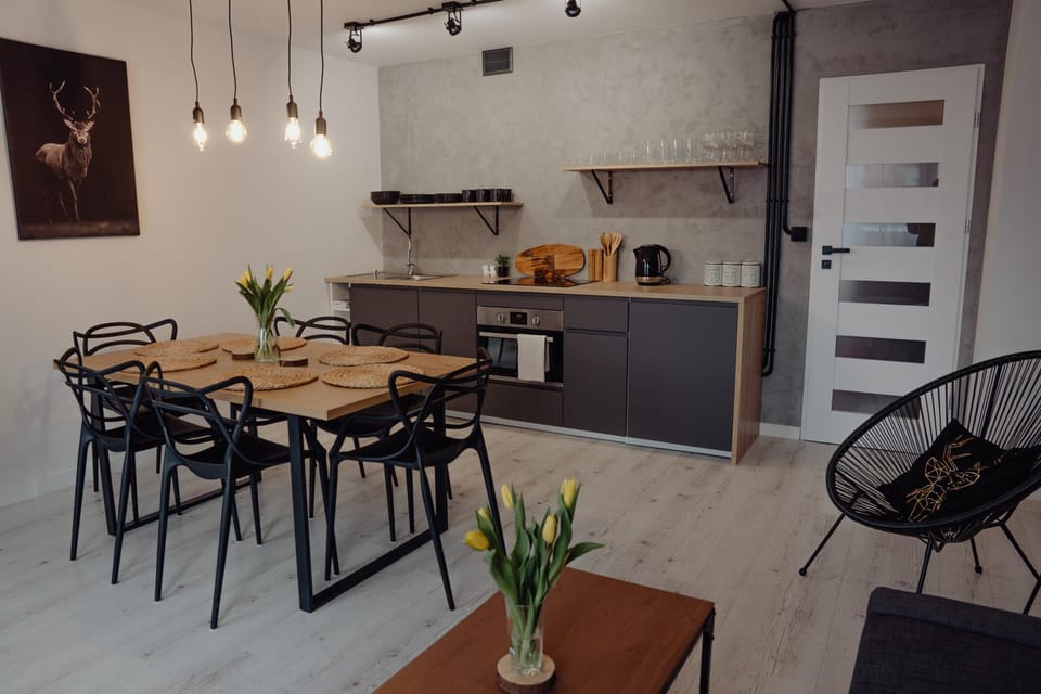 Kitchen or kitchenette, Dining area, Communal kitchen