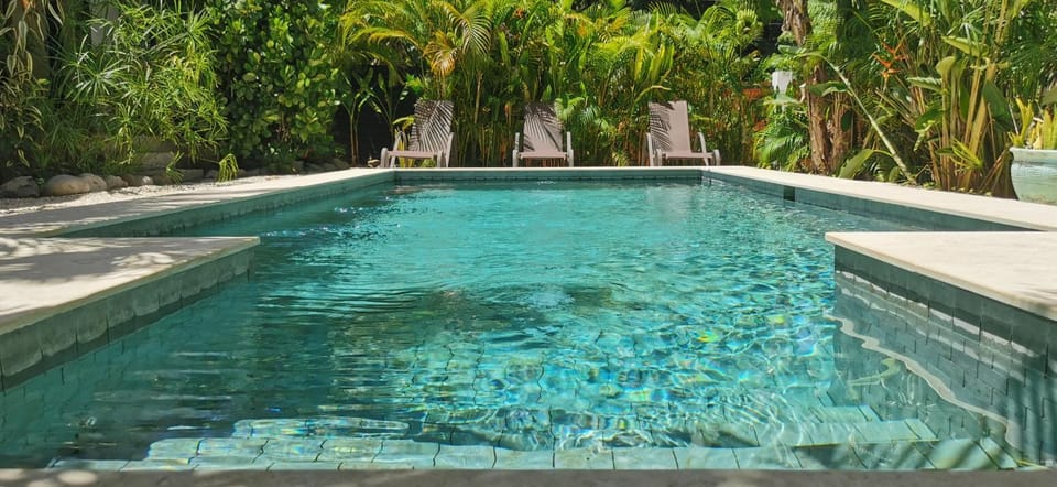 Day, Swimming pool