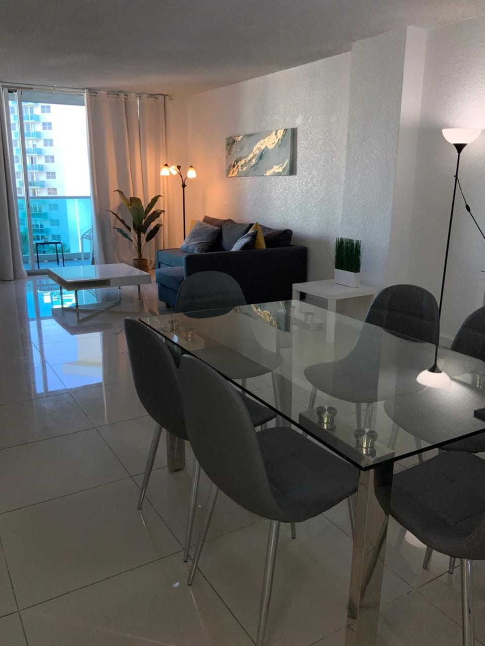 Dining area, Food