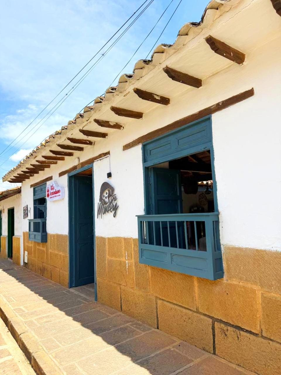Facade/entrance