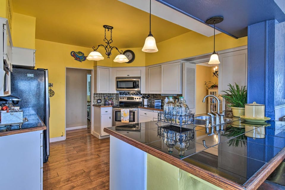 Near Dtwn & Bathhouses! Family Hub in Hot Springs House in Hot Springs