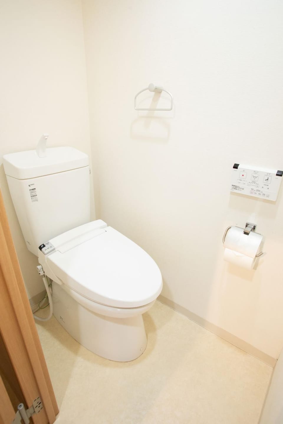Toilet, bidet
